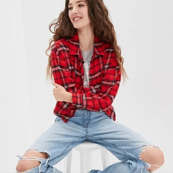 American Eagle Cropped Plaid Flannel Button Down Shirt Red Black Size M NWT - Picture 3 of 9